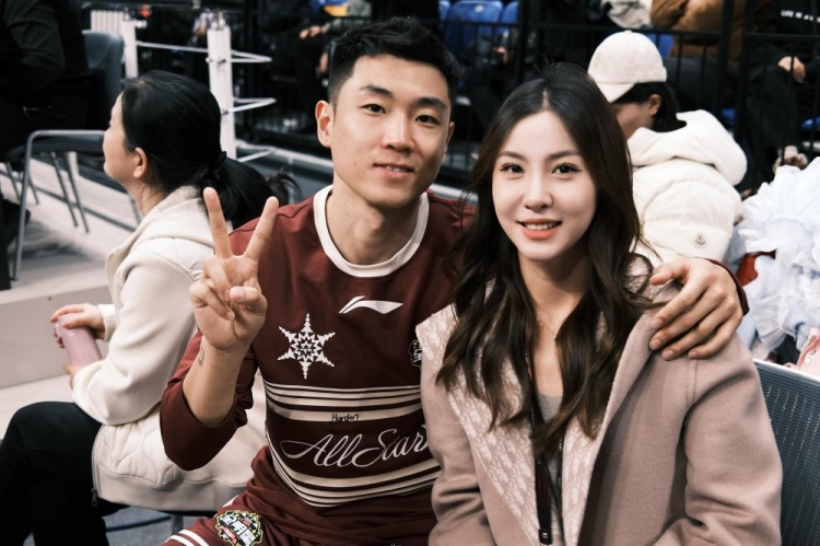  很搭！高詩巖妻子曬多張美照：打卡全明星 吉林下次見