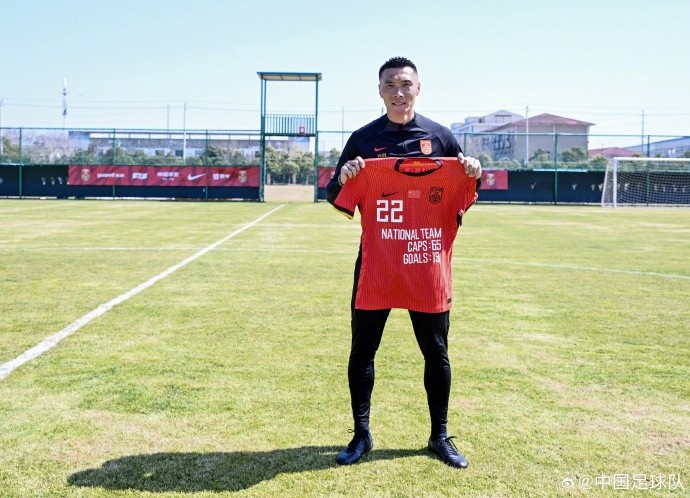  向退役的前國家隊球員于大寶表達(dá)感謝、送上祝福