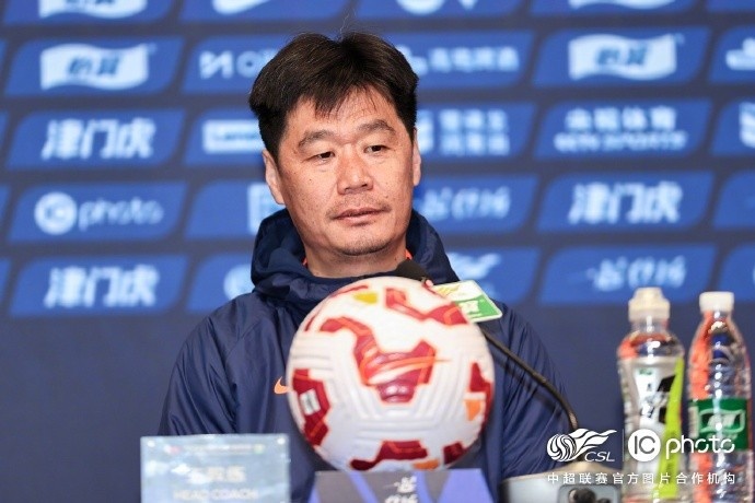  李霄鵬：希望明天比賽能打出一些新的東西，取得一個好的結(jié)果