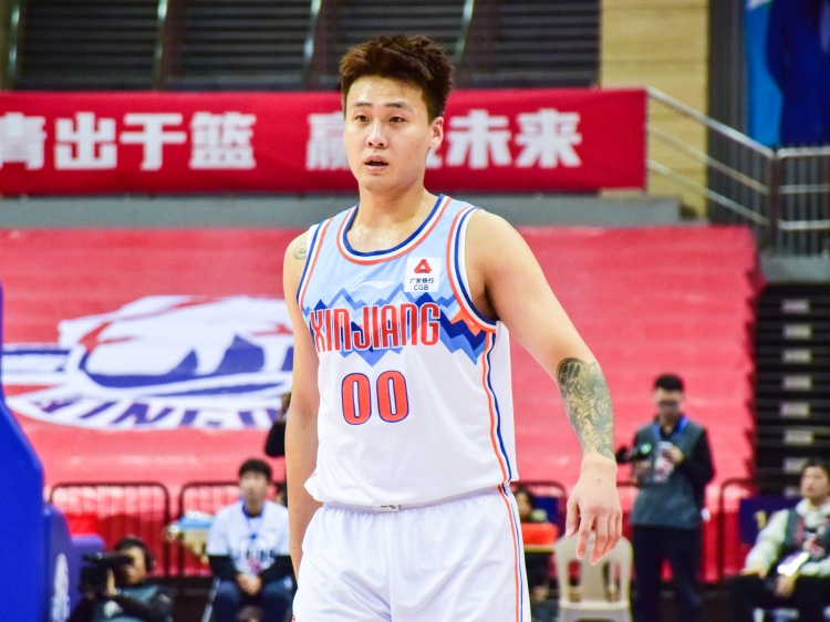  ??隨便打打！趙睿半場8中7&三分3中3貢獻18分2助攻2搶斷