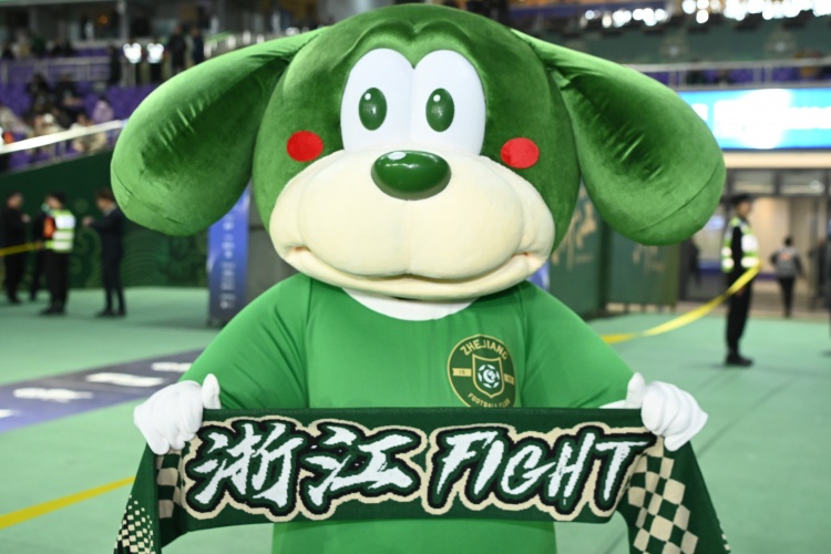  記者：為精簡(jiǎn)人數(shù)和優(yōu)化年齡結(jié)構(gòu)，浙江隊(duì)今年可能不會(huì)報(bào)滿35人