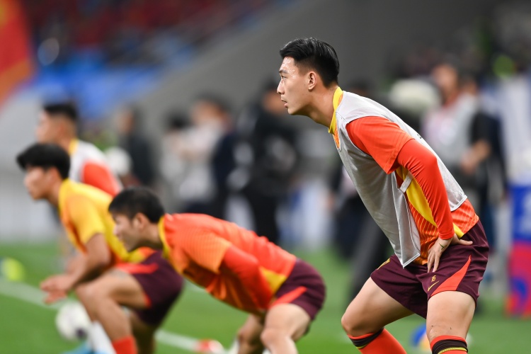  足球報(bào)：張玉寧、蔣圣龍均有不同程度傷病，伊萬未讓在熱身賽出場(chǎng)