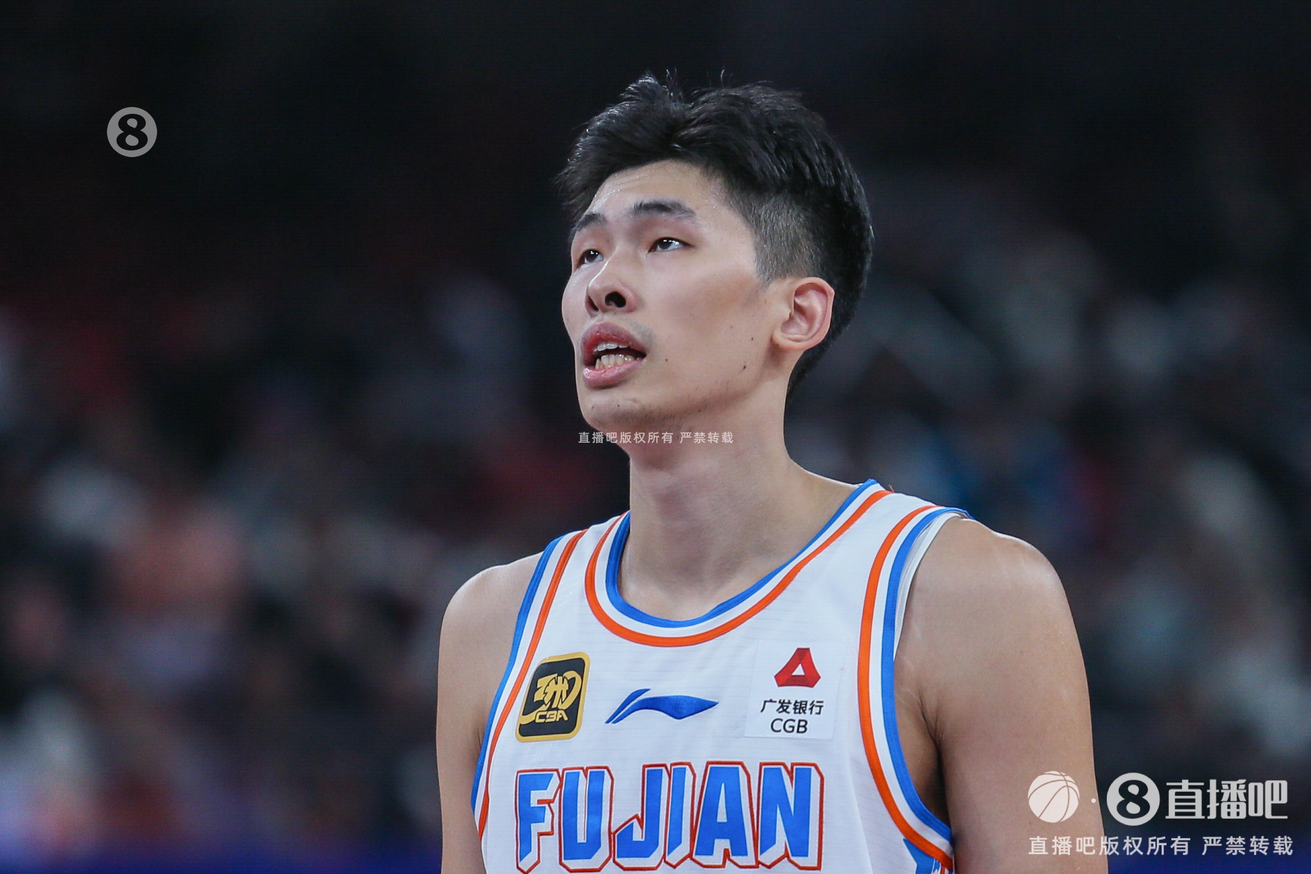  厲害！鄒陽出戰(zhàn)42分鐘 13投6中攬下17分19板3斷3帽
