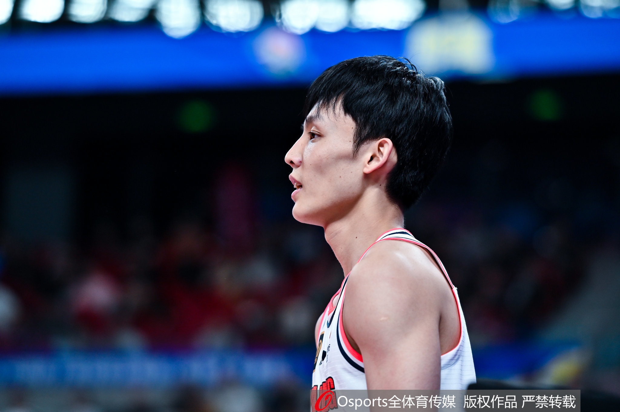  中鋒本色！徐杰3個前板并列全隊最多 9中3拿到13分7板4助2斷0失誤